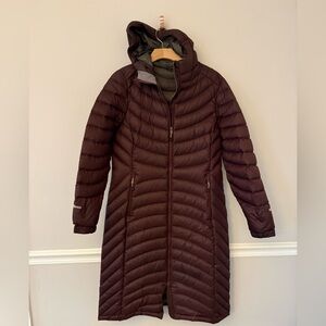 LL Bean Women's Ultralight 850 Down Hooded Coat, Three-Quarter Length. MP
